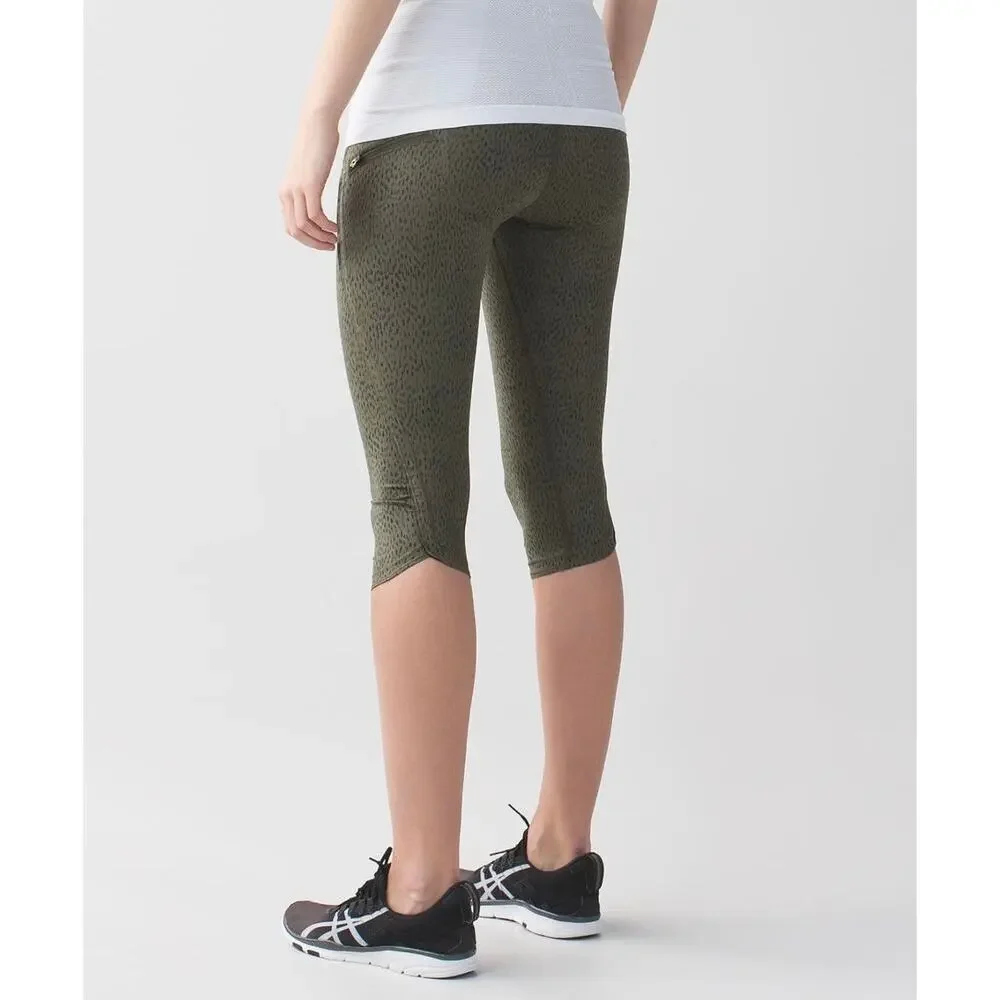 Lululemon Run: Top Speed Crop Dottie Dash Fatigue Green Black / Black - Size: 4